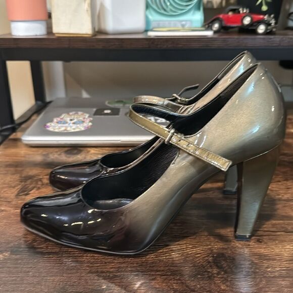 Prada Gray Ombré Patent Leather Heels size 38 1/2 - Picture 4 of 11